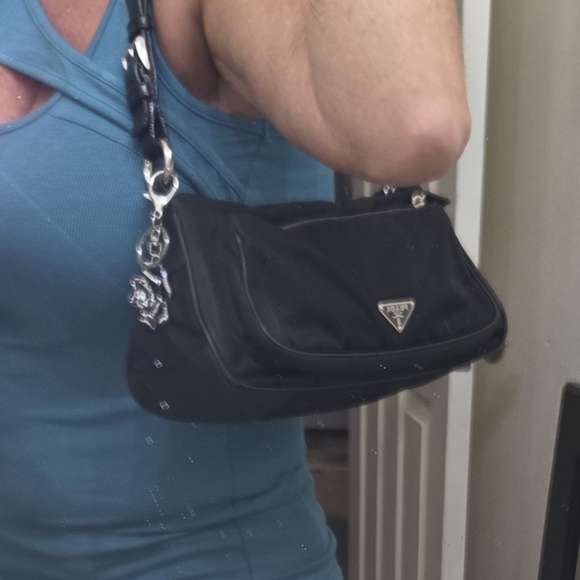 Prada Black Shoulder Bag with Structured Design - Picture 5 of 5